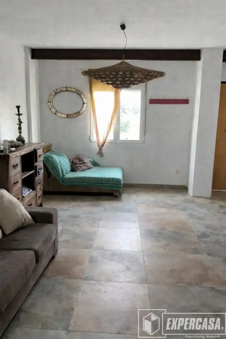 Sala de estar de Casa o chalet en venta en Olocau con Calefacción, Terraza y Piscina