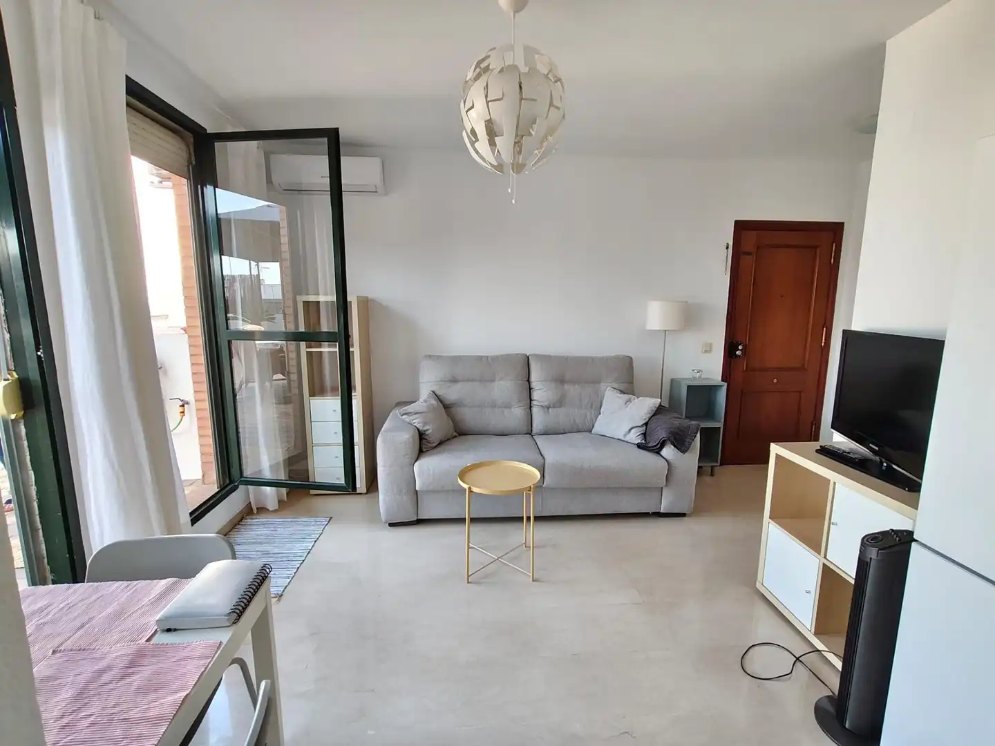 Living room of Attic for rent in Sevilla  with Air Conditioner and Furnished