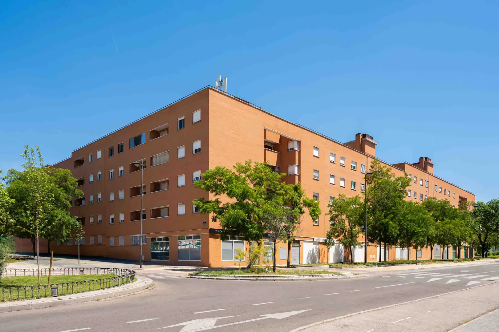 Exterior view of Flat for sale in Alcorcón  with Air Conditioner, Terrace and Storage room