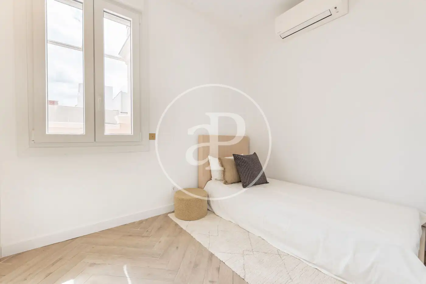 Bedroom of Flat for sale in Madrid  with Air Conditioner, Heating and Terrace