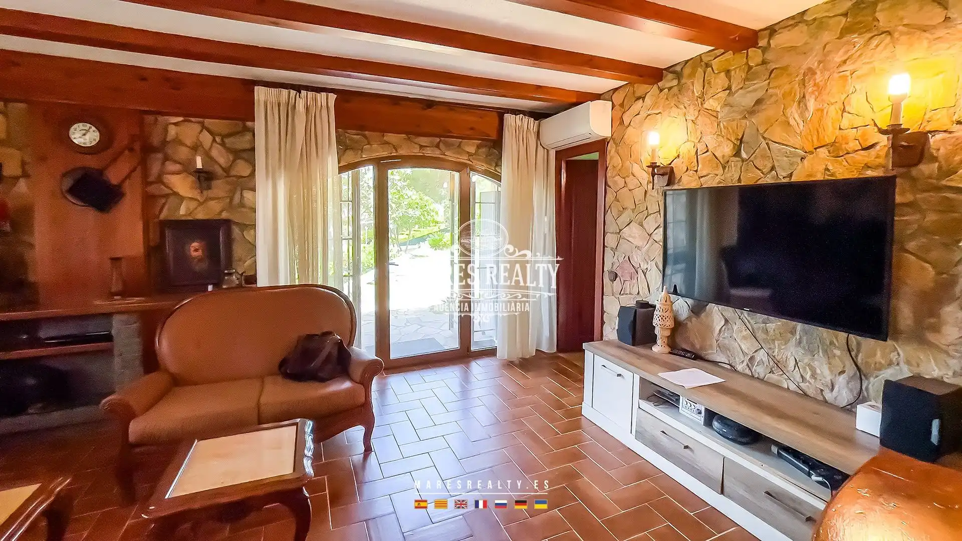 Wohnzimmer von Haus oder Chalet zum Verkauf in Lloret de Mar mit Klimaanlage, Heizung und Privatgarten
