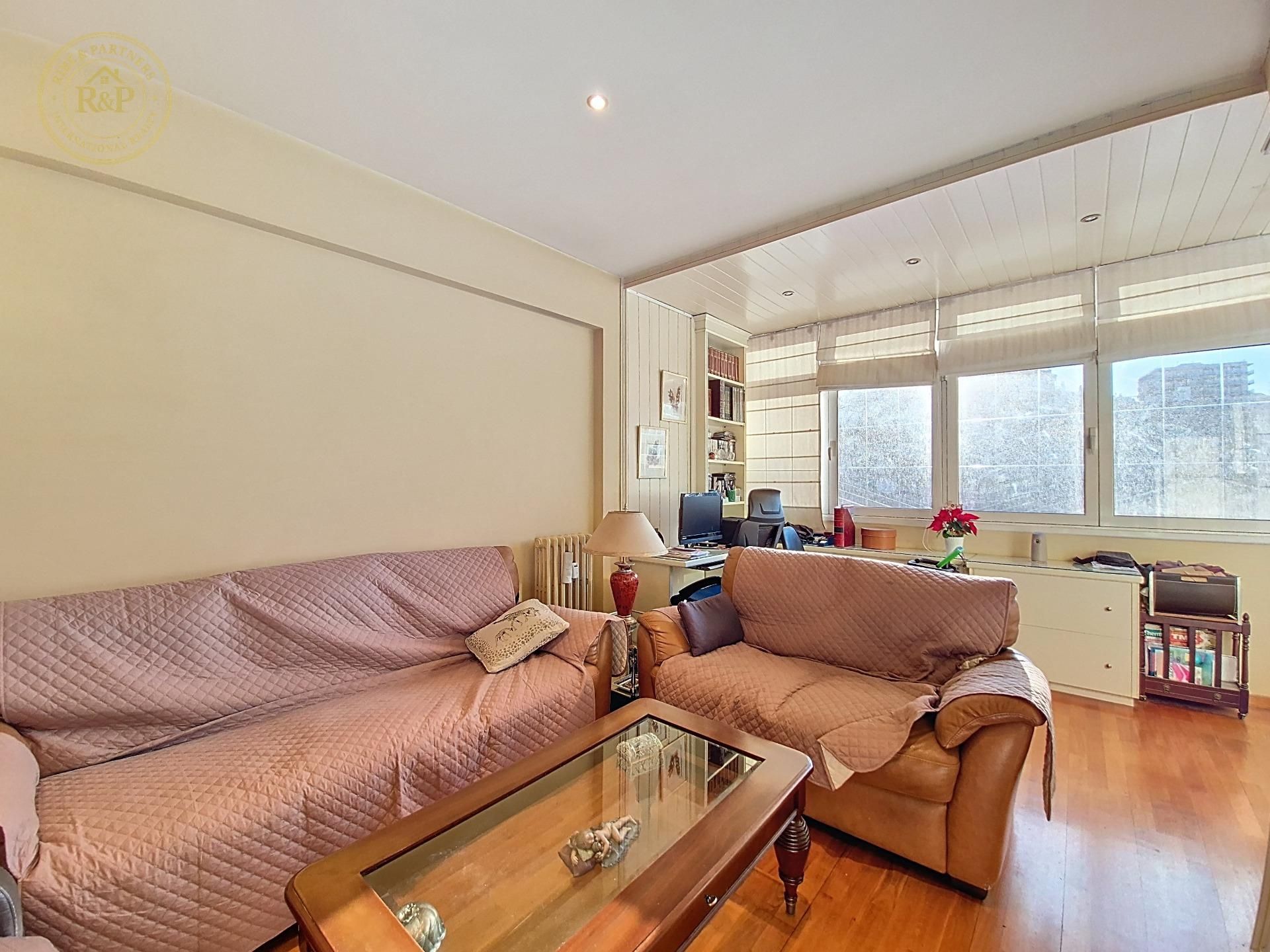 Living room of Flat for sale in  Barcelona Capital  with Air Conditioner and Parquet flooring