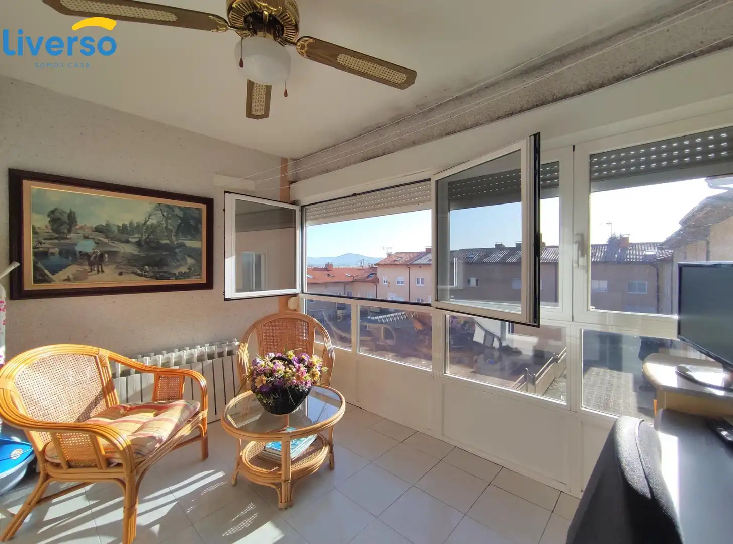 Dormitori de Casa adosada en venda en Alfoz de Quintanadueñas amb Calefacció, Parquet i Terrassa