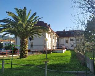 Außenansicht von Dachboden miete in Santa Cruz de Bezana mit Heizung, Terrasse und Möbliert