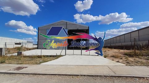 Foto 2 von Fabrikhallen zum Verkauf in Calle Ejutar, 17, Villacañas, Toledo