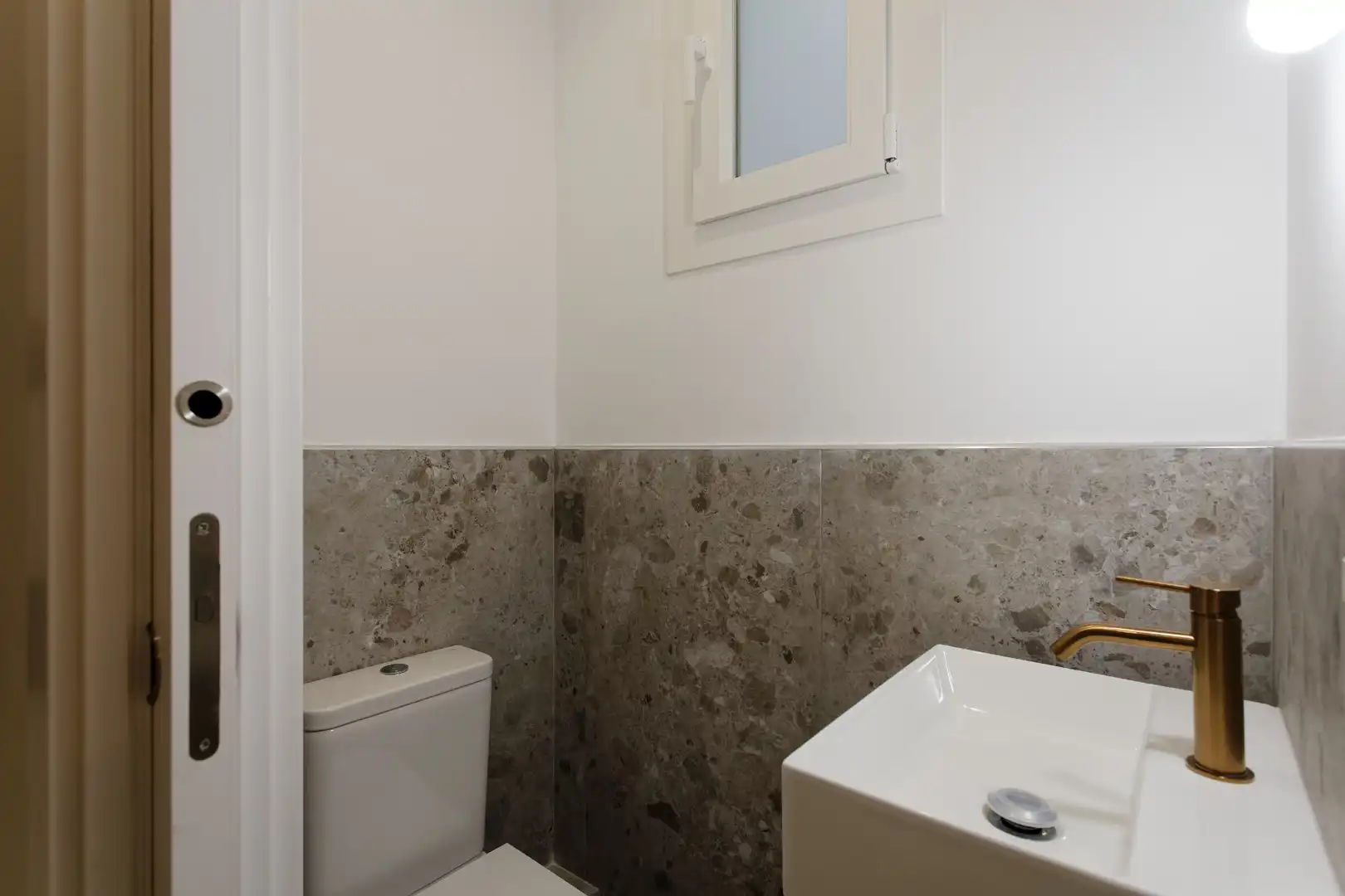 Baño de Piso en venta en Barcelona con Aire acondicionado, Calefacción y Horno