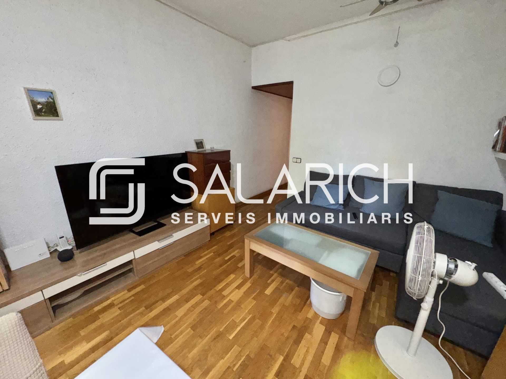 Sala d'estar de Pis en venda en  Barcelona Capital amb Balcó