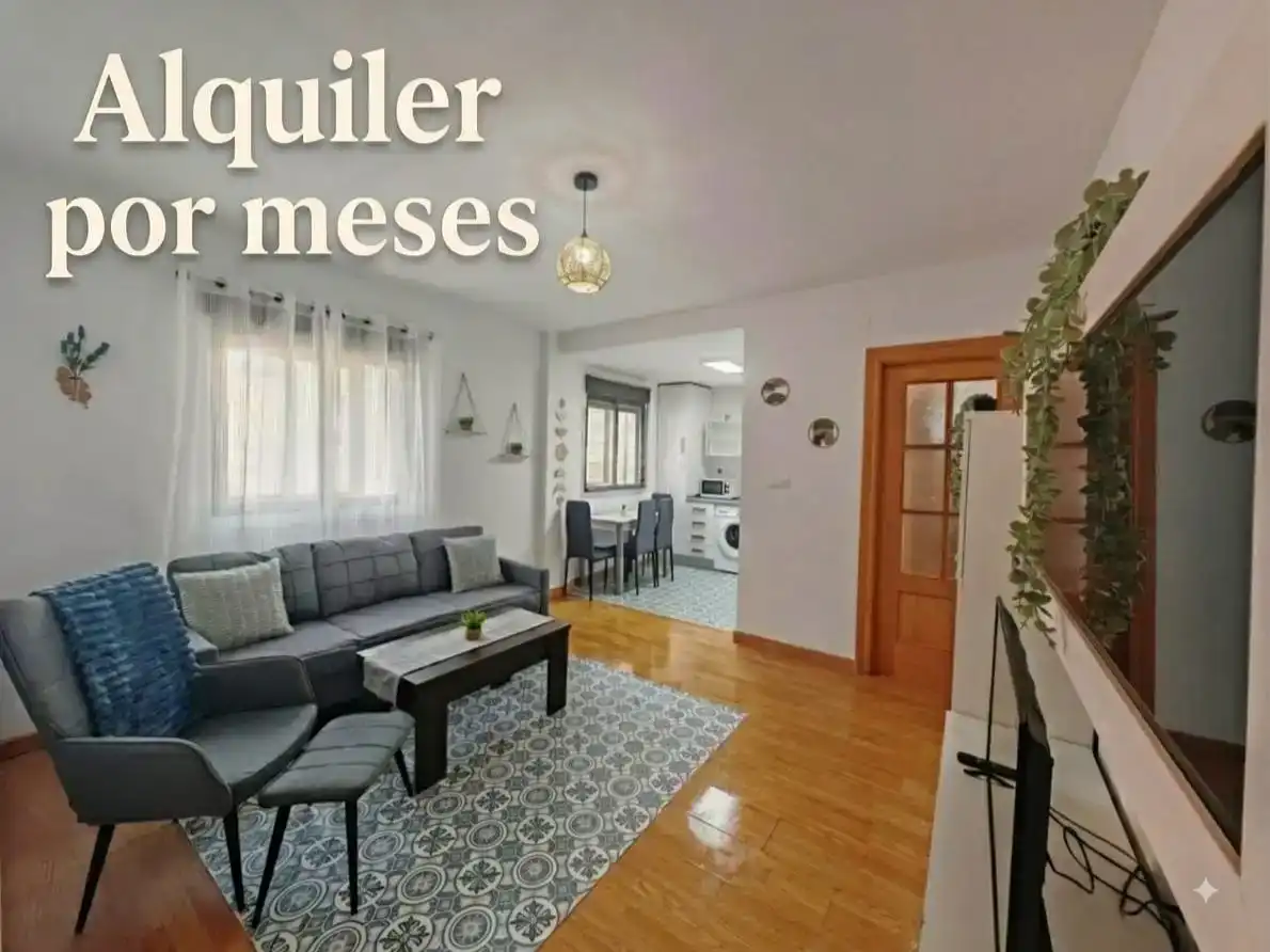 Sala d'estar de Pis de lloguer en Monachil amb Parquet i Moblat