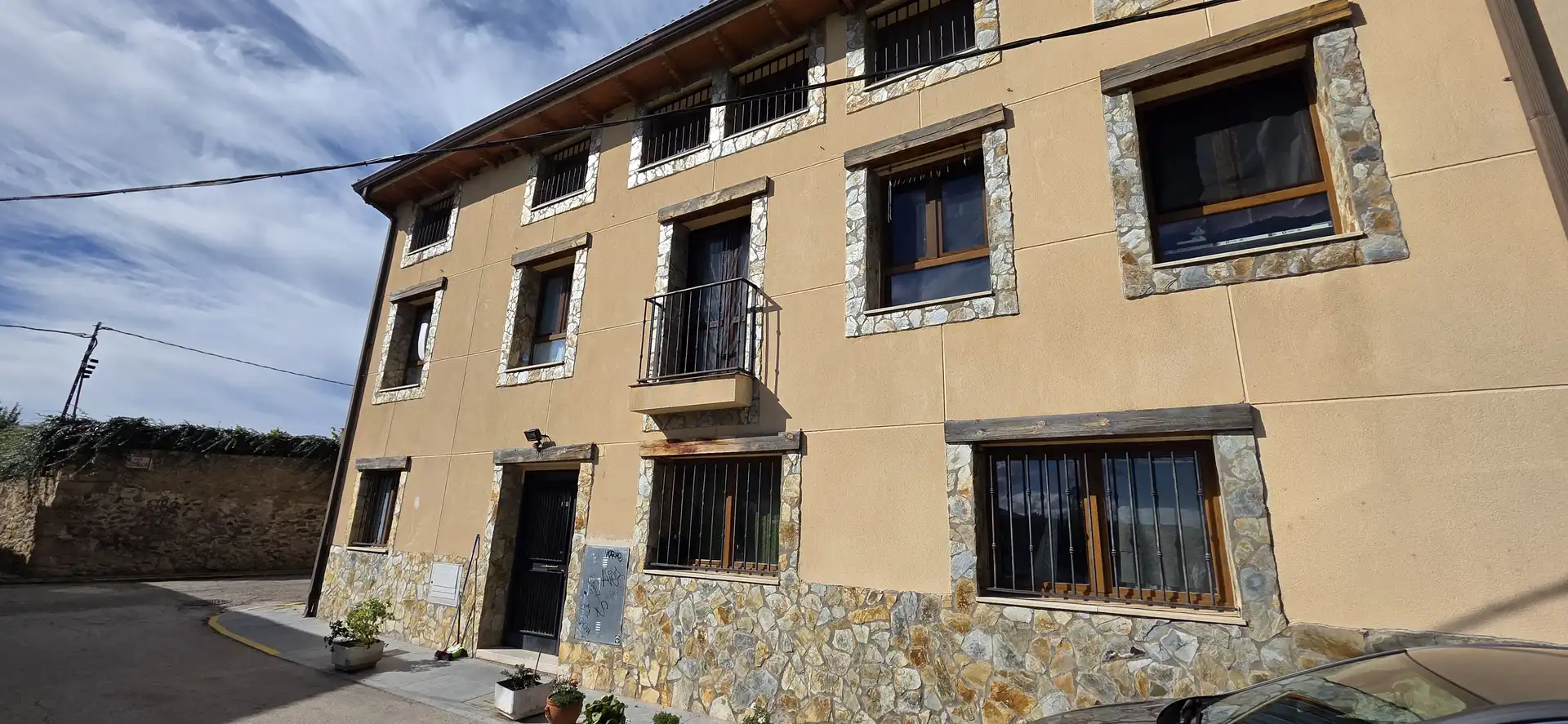 Vista exterior de Piso en venta en Lozoya, Madrid