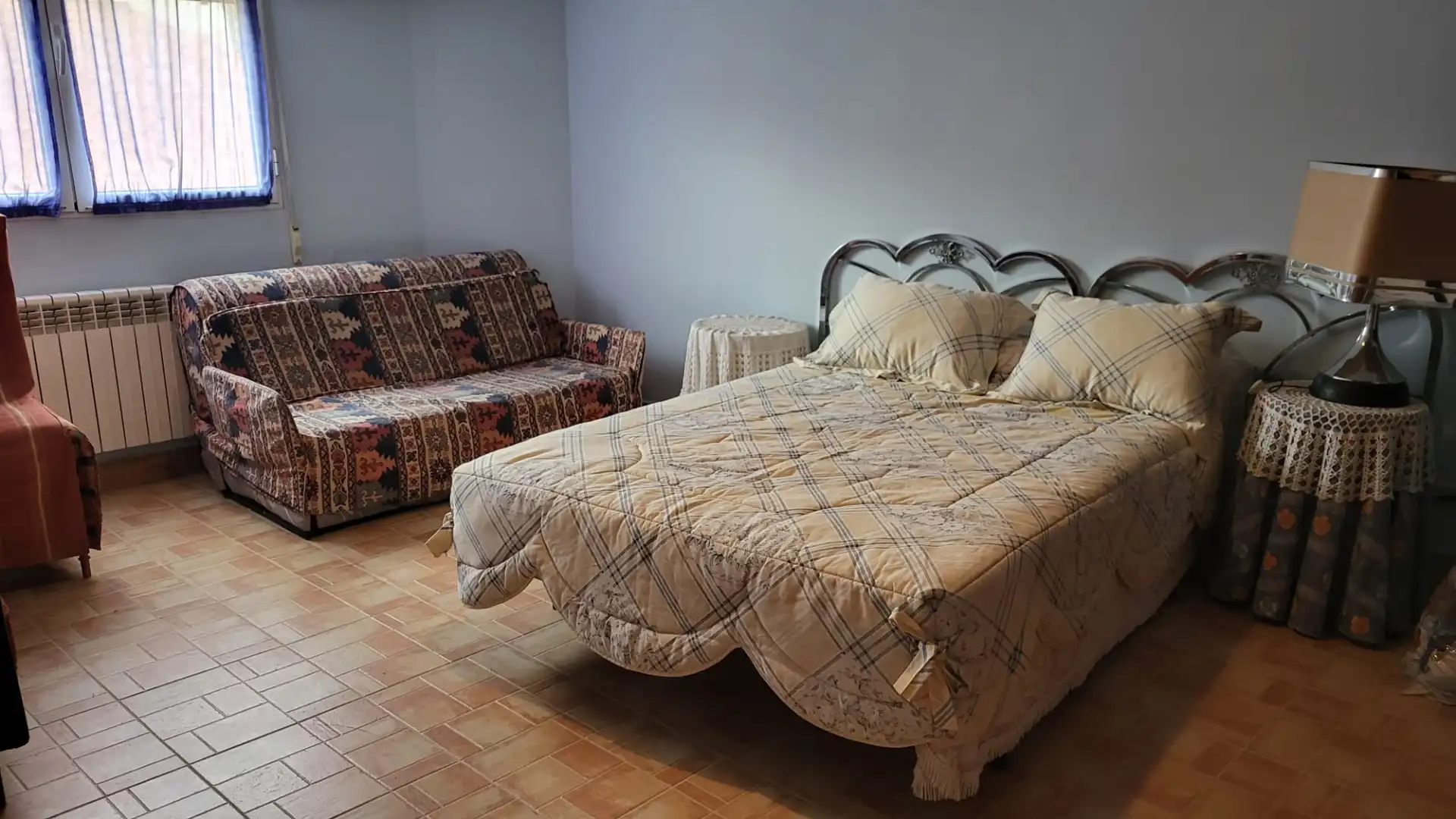 Schlafzimmer von Einfamilien-Reihenhaus zum Verkauf in Pedro Muñoz mit Heizung und Möbliert