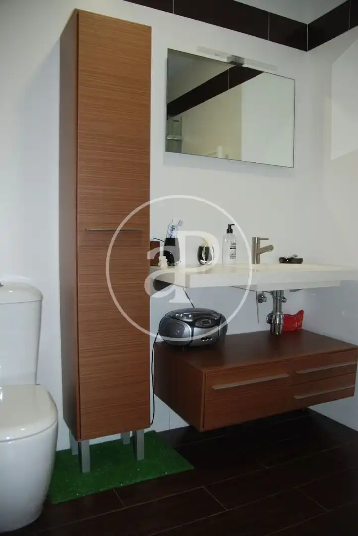 Baño de Piso de alquiler en Valencia con Aire acondicionado, Calefacción y Amueblado