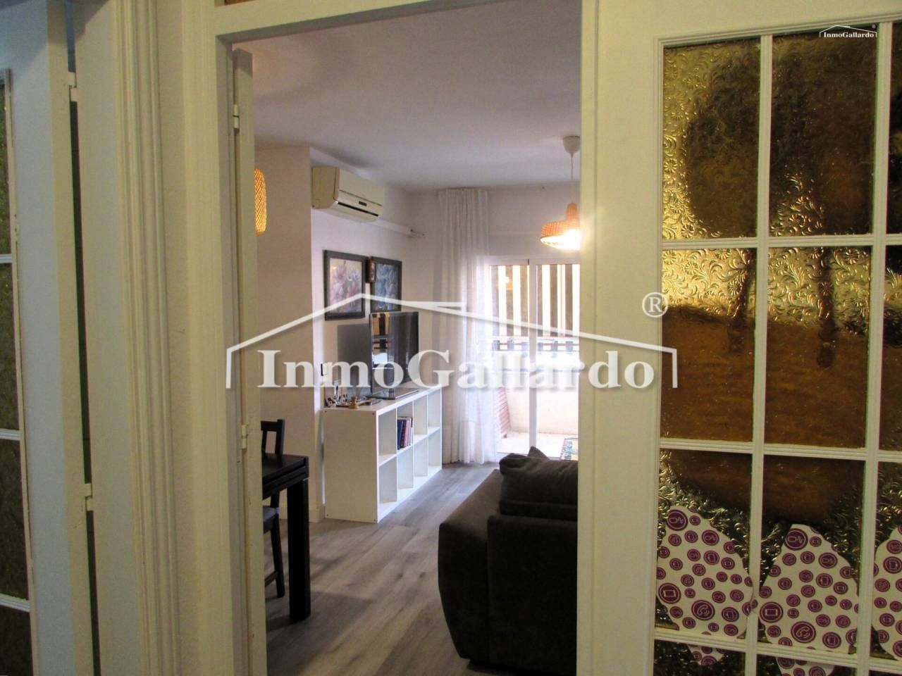 Living room of Flat for sale in Rincón de la Victoria  with Air Conditioner, Terrace and Furnished