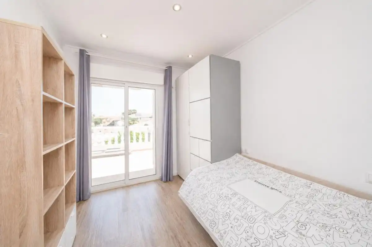 Habitación de Casa adosada en venta en Torrevieja con Calefacción