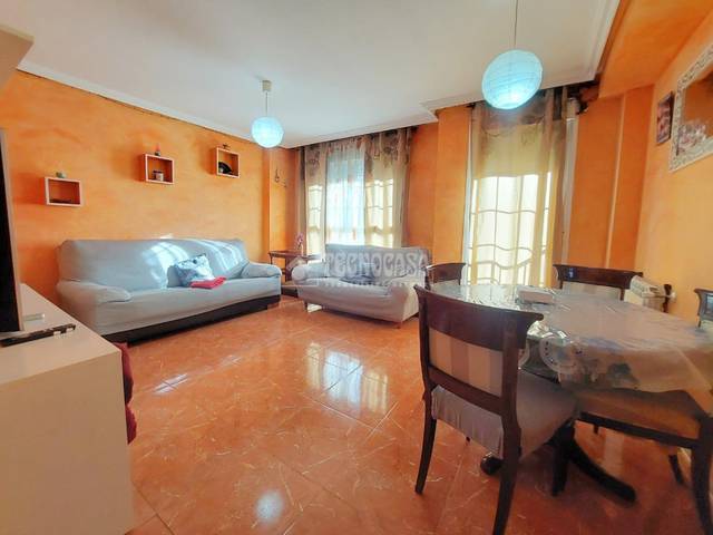 Casa-chalet en Venta en Valdefierro