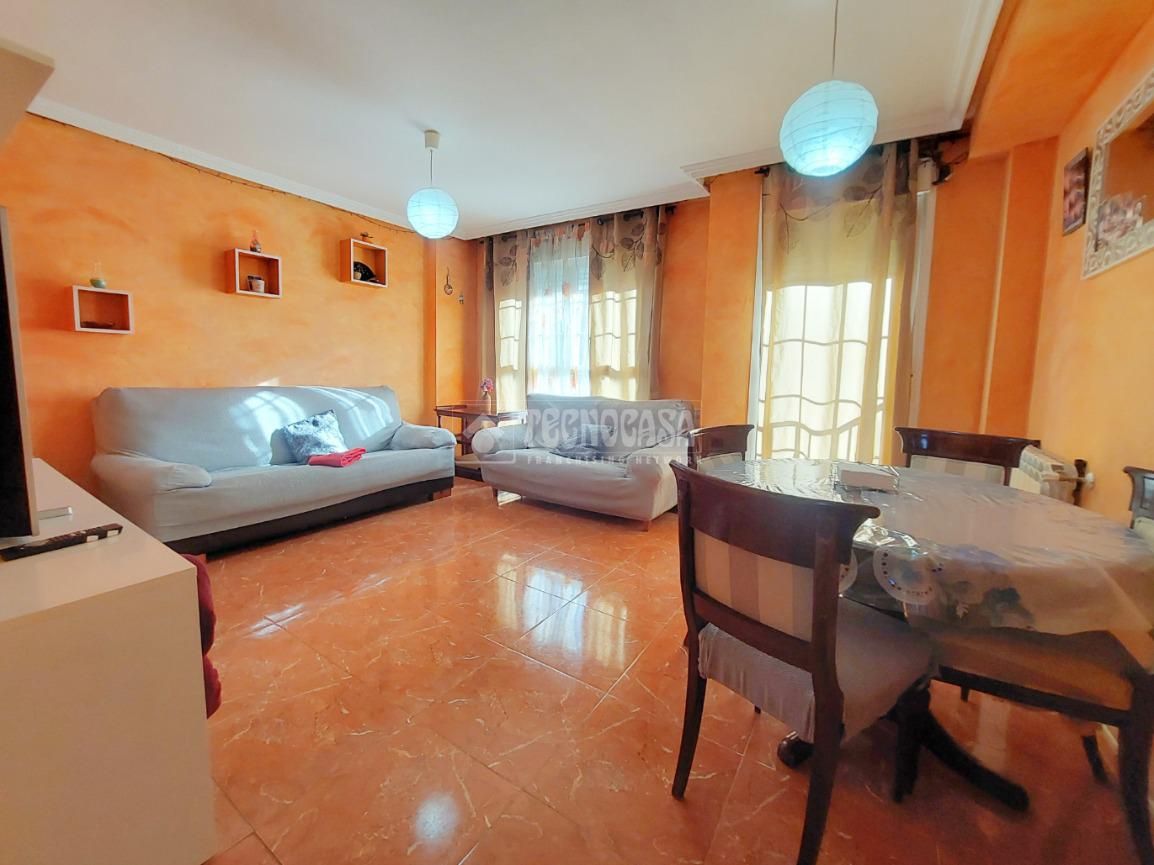 Sala d'estar de Casa o xalet en venda en  Zaragoza Capital amb Aire condicionat, Calefacció i Terrassa