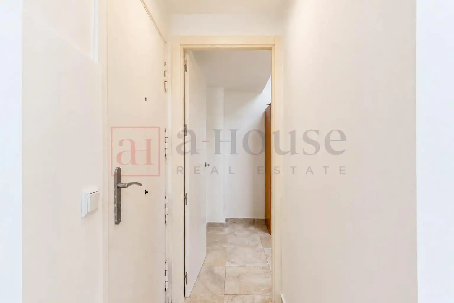 Planta baja en venta en Madrid con Calefacción y Terraza