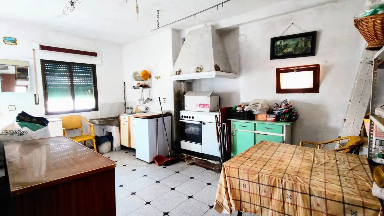 Kitchen of Houses for sale in Valdeobispo  with Terrace