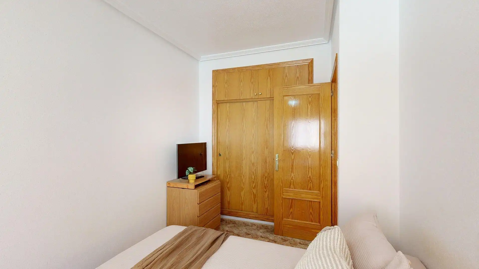Habitación de Casa adosada en venta en Pilar de la Horadada con Jardín privado, Terraza y Balcón