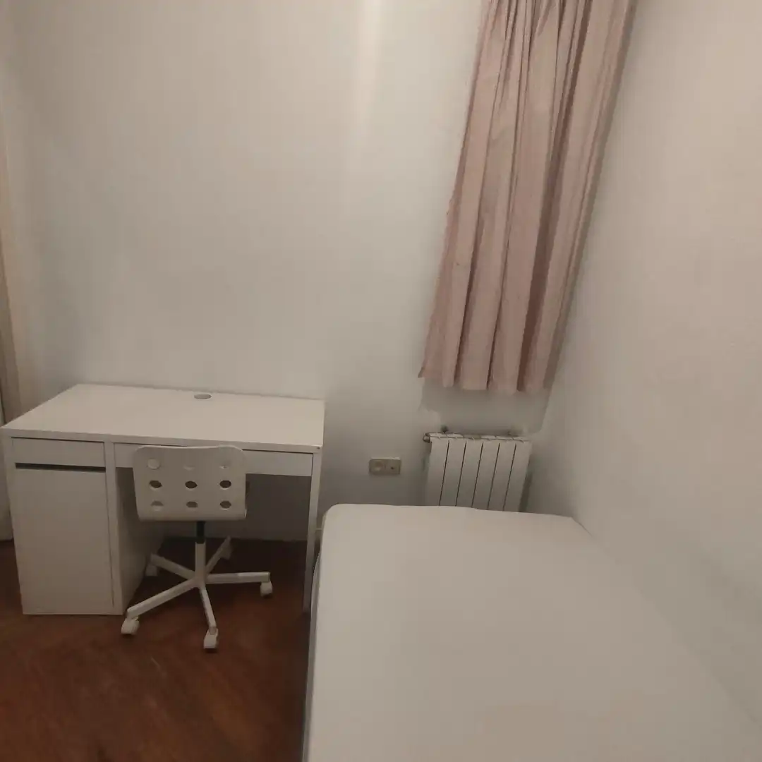 Schlafzimmer von Wohnung zur Miete in Madrid mit Heizung, Möbliert und Ofen