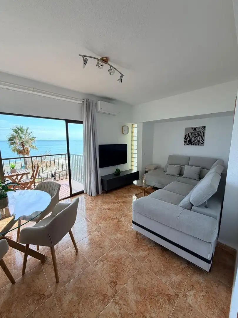 Sala d'estar de Pis en venda en Fuengirola amb Aire condicionat, Calefacció i Balcó