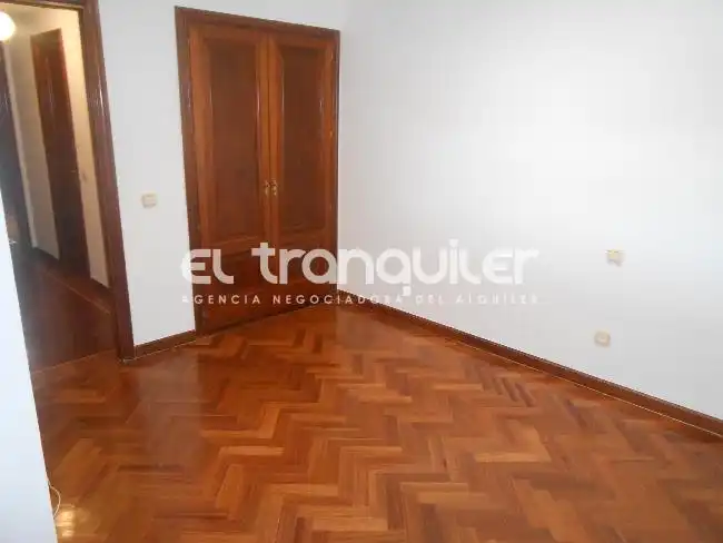 Dormitori de Pis de lloguer en Pozuelo de Alarcón amb Aire condicionat, Parquet i Terrassa