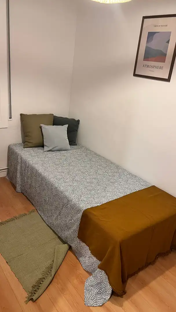 Habitación de Piso en venta en Barcelona con Calefacción, Terraza y Balcón