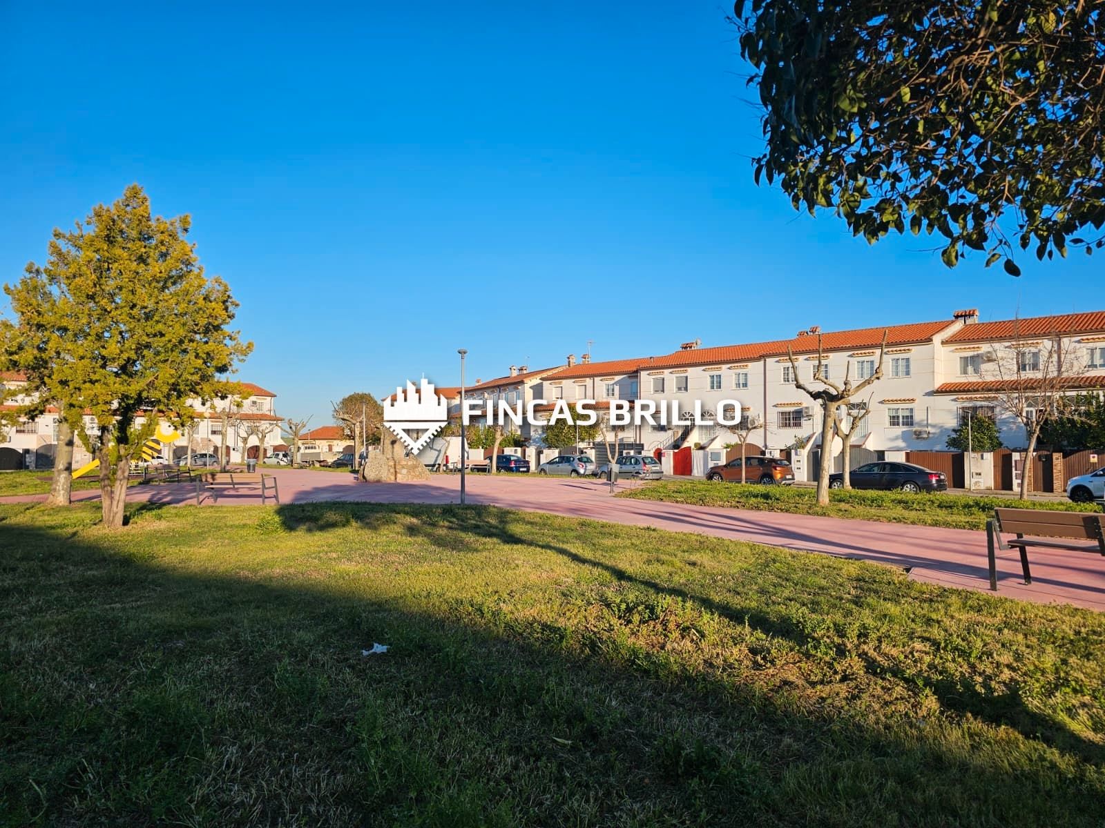 Vista exterior de Casa o xalet en venda en Sierra de Fuentes amb Aire condicionat, Calefacció i Terrassa