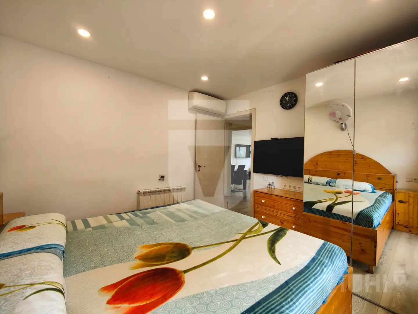 Bedroom of Flat for sale in Barcelona  with Air Conditioner, Heating and Parquet flooring