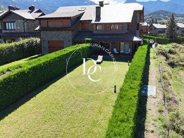 Casa amb jardí en venda a Urbanitzacio el Pla