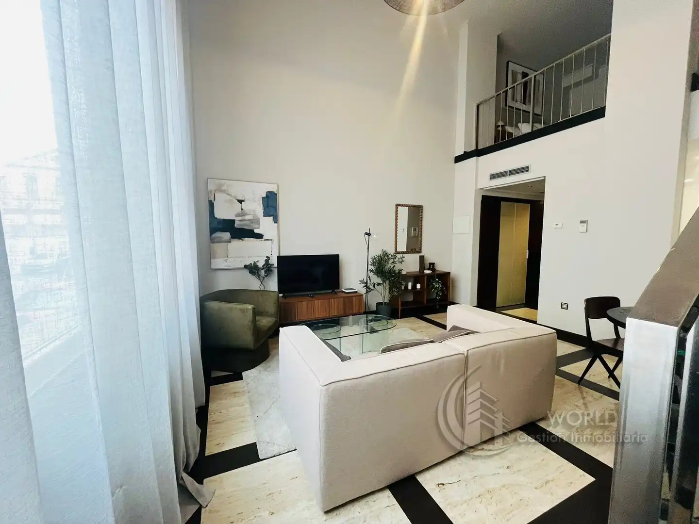 Sala de estar de Dúplex de alquiler en Madrid con Aire acondicionado, Calefacción y Amueblado