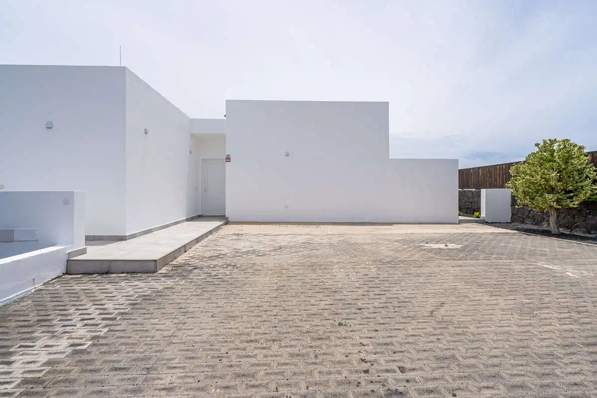 Vista exterior de Casa o chalet en venta en Yaiza con Jardín privado, Terraza y Piscina