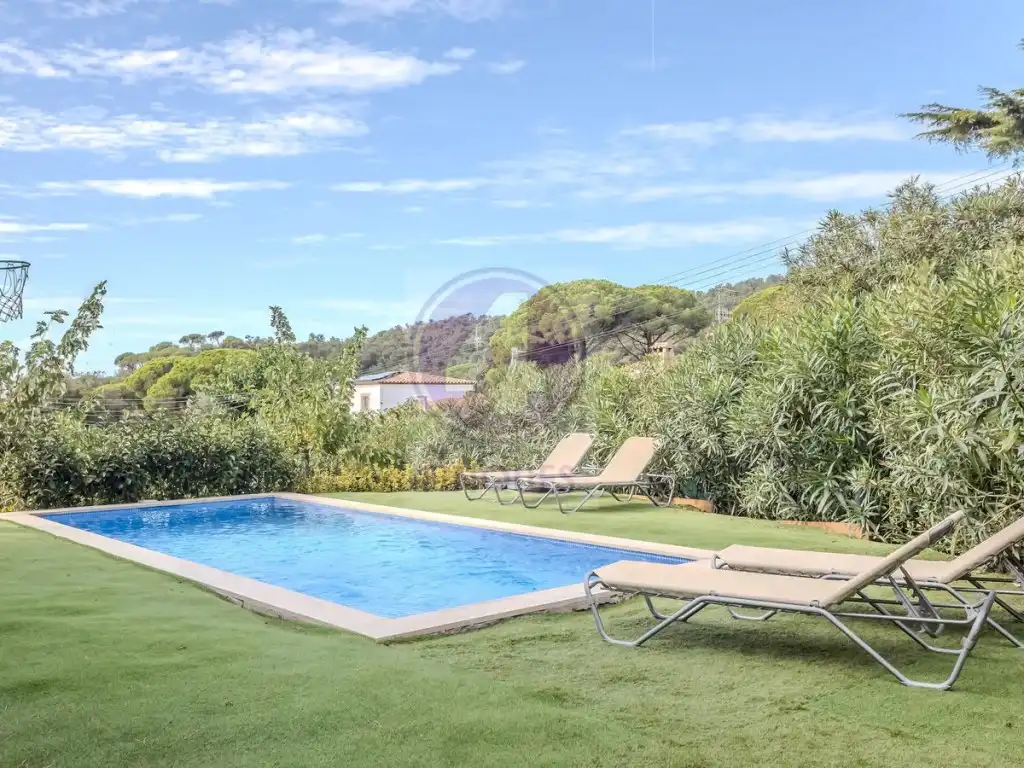 Swimming pool of Houses for sale in Castell d'Aro, Platja d'Aro i s'Agaró
