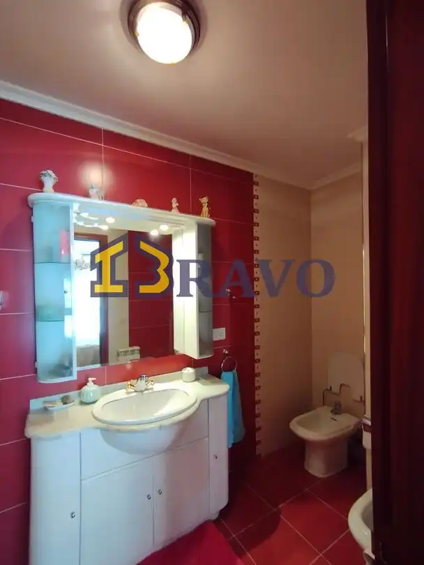 Habitación de Casa adosada en venta en Medina de Pomar con Calefacción, Jardín privado y Terraza