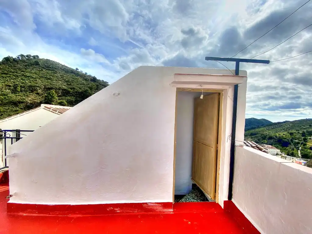 Vista exterior de Finca rústica en venta en Salares con Terraza, Trastero y Amueblado