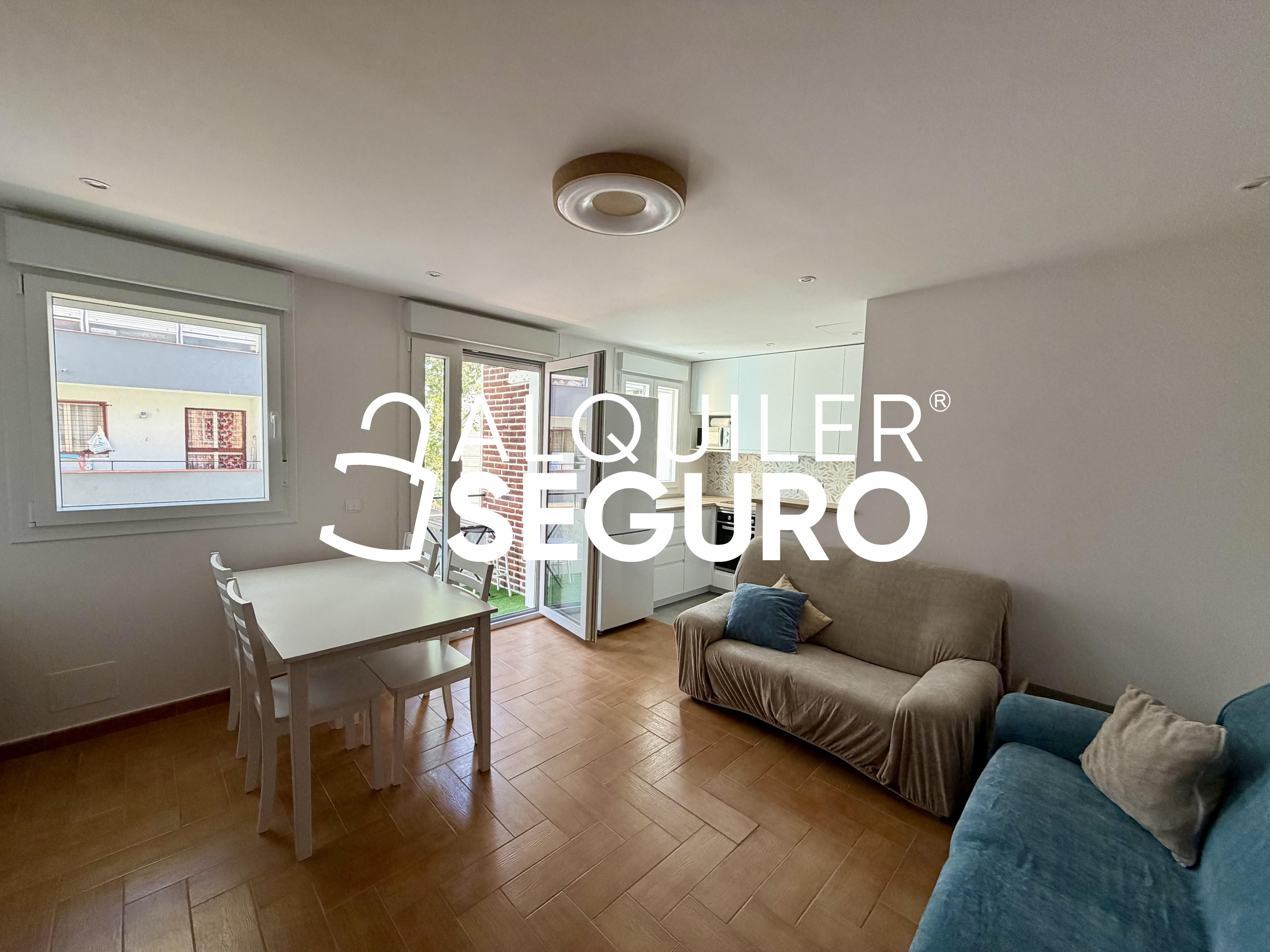 Living room of Flat to rent in  Madrid Capital  with Air Conditioner, Heating and Terrace