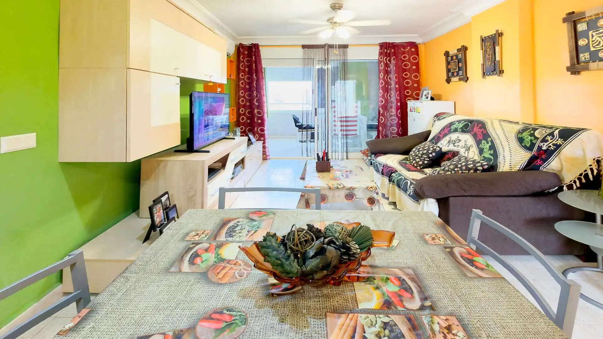 Comedor de Piso en venta en Villajoyosa / La Vila Joiosa con Trastero y Piscina comunitaria