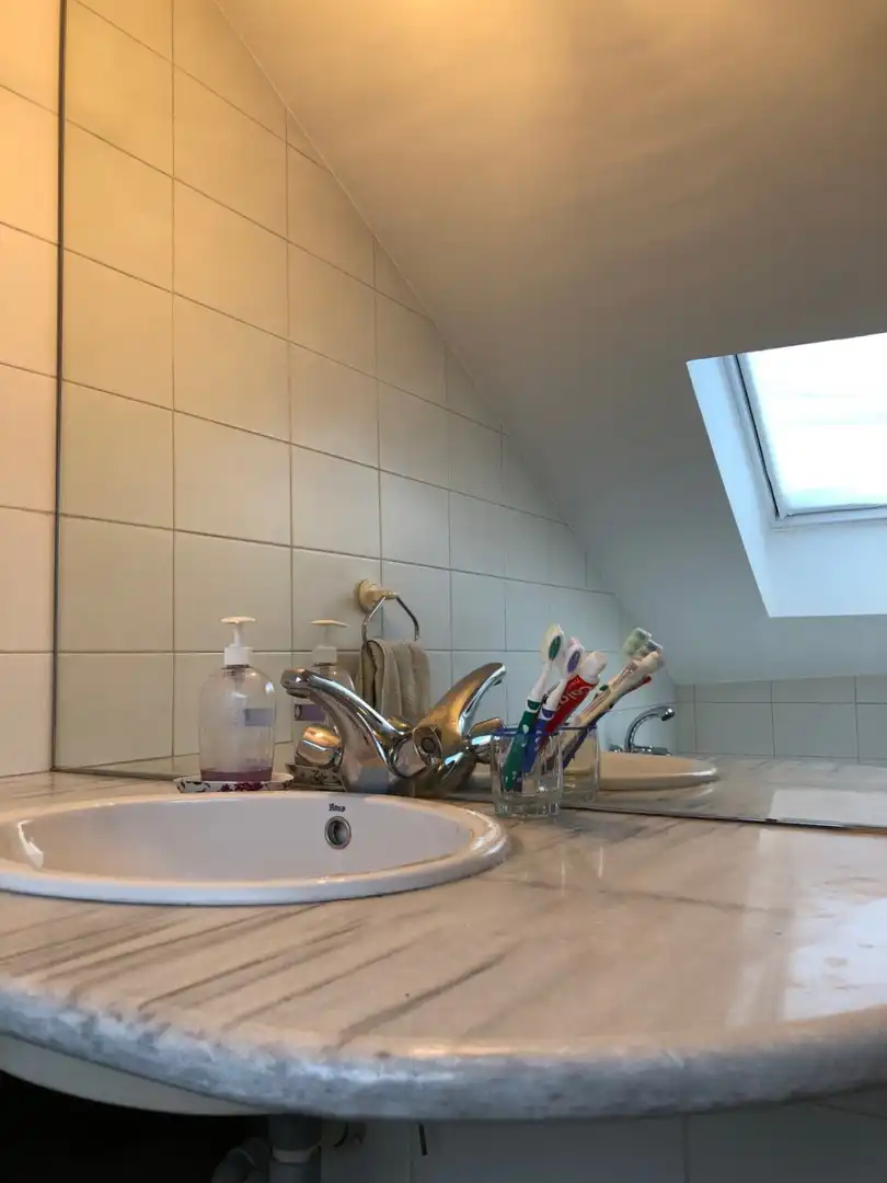 Badezimmer von Dachboden zum Verkauf in Bembibre mit Klimaanlage, Heizung und Parkett