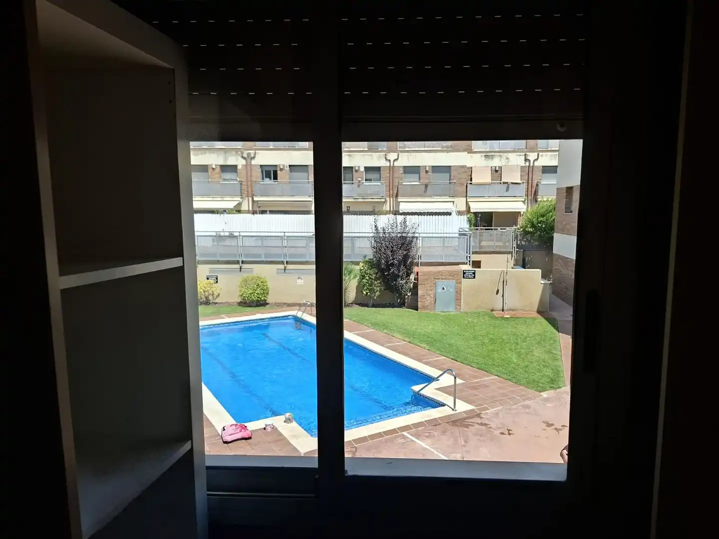 Piscina de Casa adosada en venda en El Vendrell amb Jardí privat, Piscina i Piscina comunitària