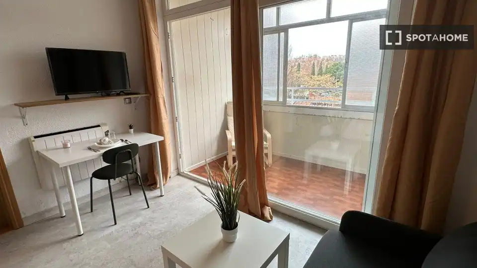 Balcony of Flat for rent in Alcalá de Henares  with Air Conditioner, Heating and Furnished