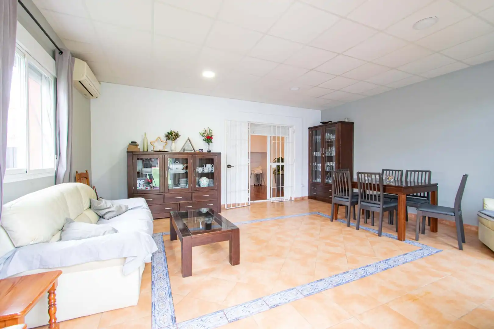 Living room of Detached homes for sale in Almensilla  with Private garden, Storage room and Swimming Pool