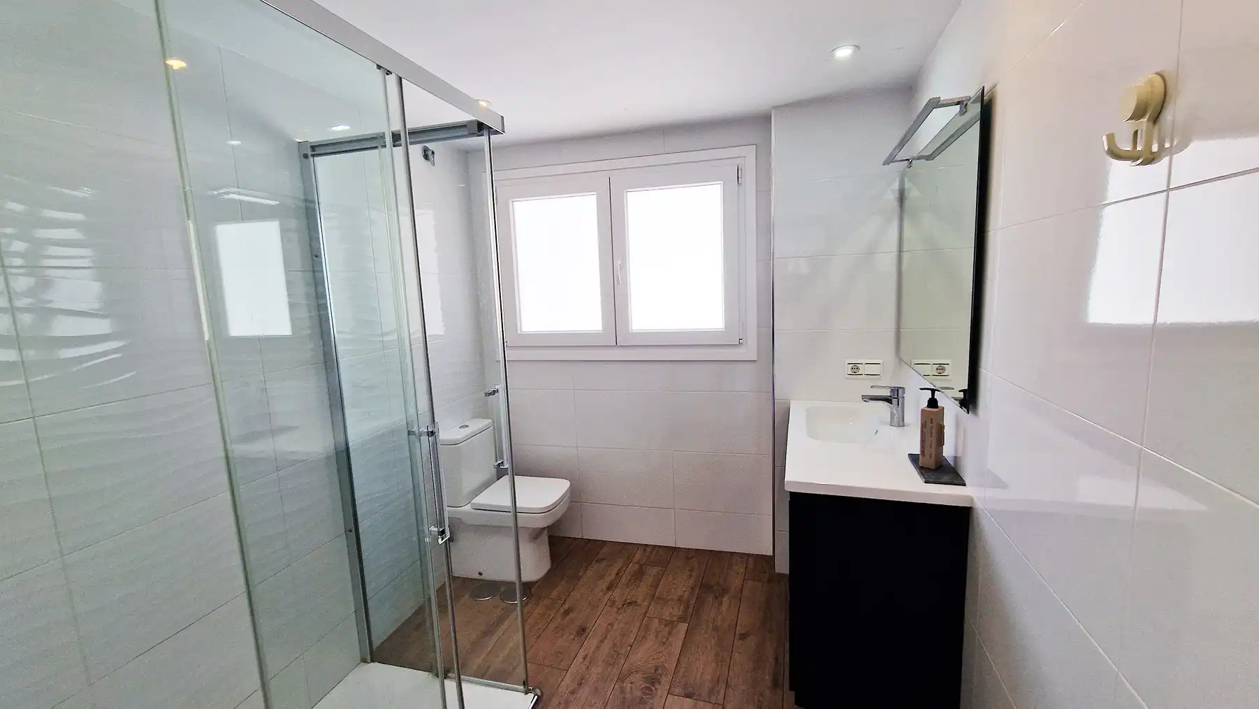 Bathroom of Attic for sale in Málaga  with Air Conditioner, Terrace and Furnished