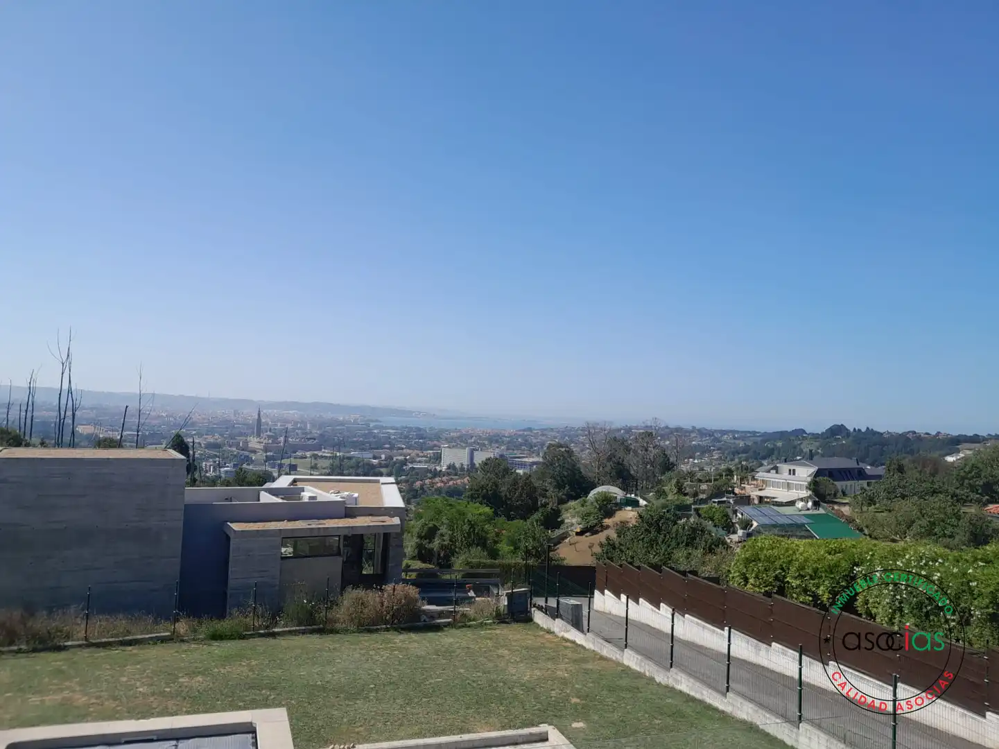 Vista exterior de Casa o xalet en venda en Gijón  amb Calefacció, Jardí privat i Terrassa