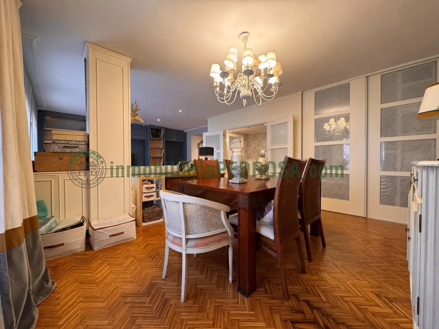 Comedor de Piso en venta en Pontevedra Capital  con Calefacción
