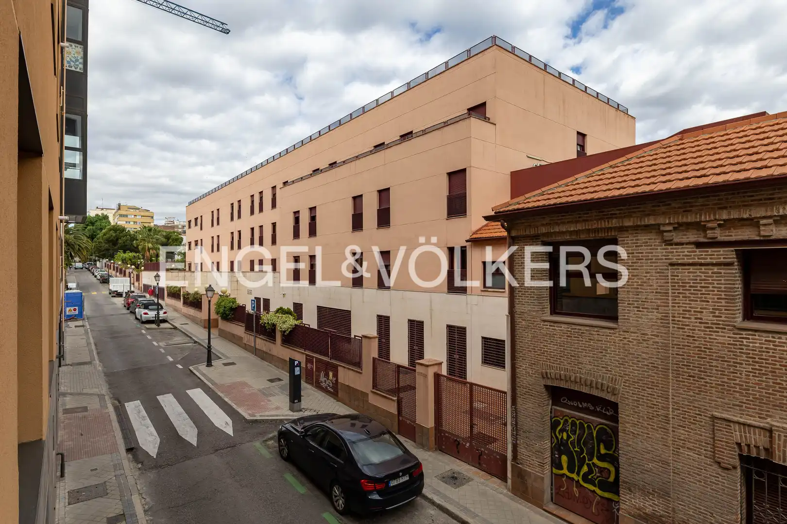 Vista exterior de Dúplex en venda en Madrid amb Aire condicionat, Calefacció i Jardí privat