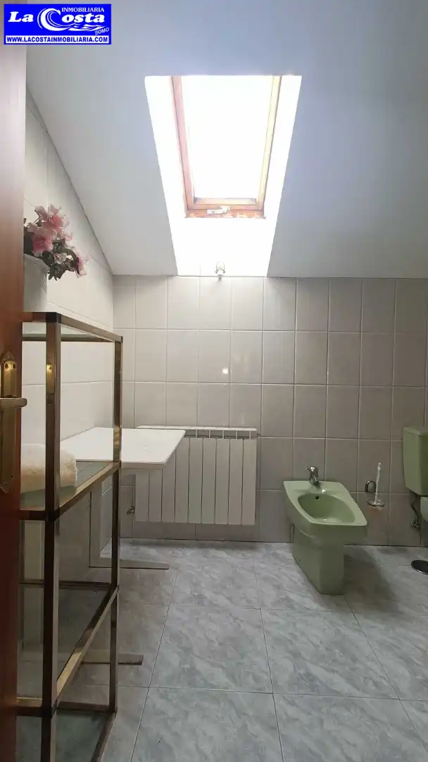 Badezimmer von Haus oder Chalet zum Verkauf in Ribamontán al Mar mit Heizung, Privatgarten und Terrasse