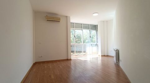 Foto 2 de Piso de alquiler en Pepe Isbert, Pueblo Nuevo, Madrid Capital