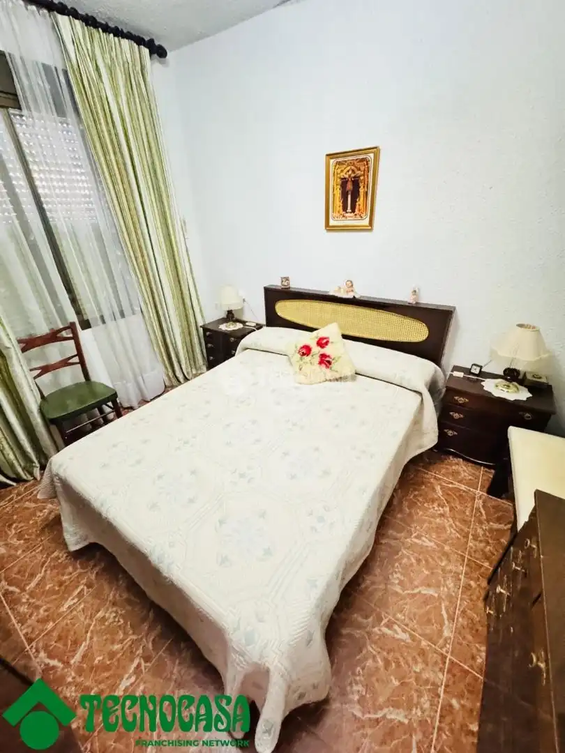 Habitación de Casa adosada en venta en Los Navalmorales con Aire acondicionado y Terraza