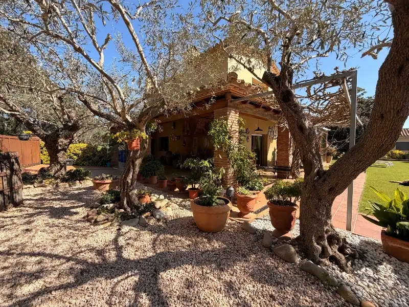 Garden of Houses for sale in Mont-ras  with Air Conditioner, Heating and Private garden
