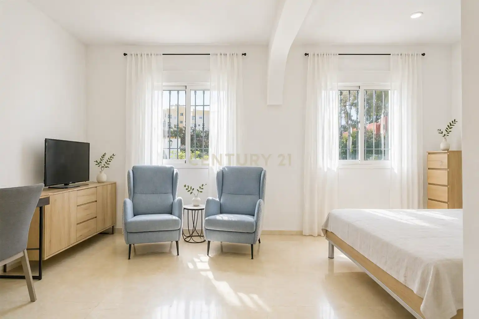 Dormitori de Casa o xalet en venda en Fuengirola amb Aire condicionat, Jardí privat i Traster
