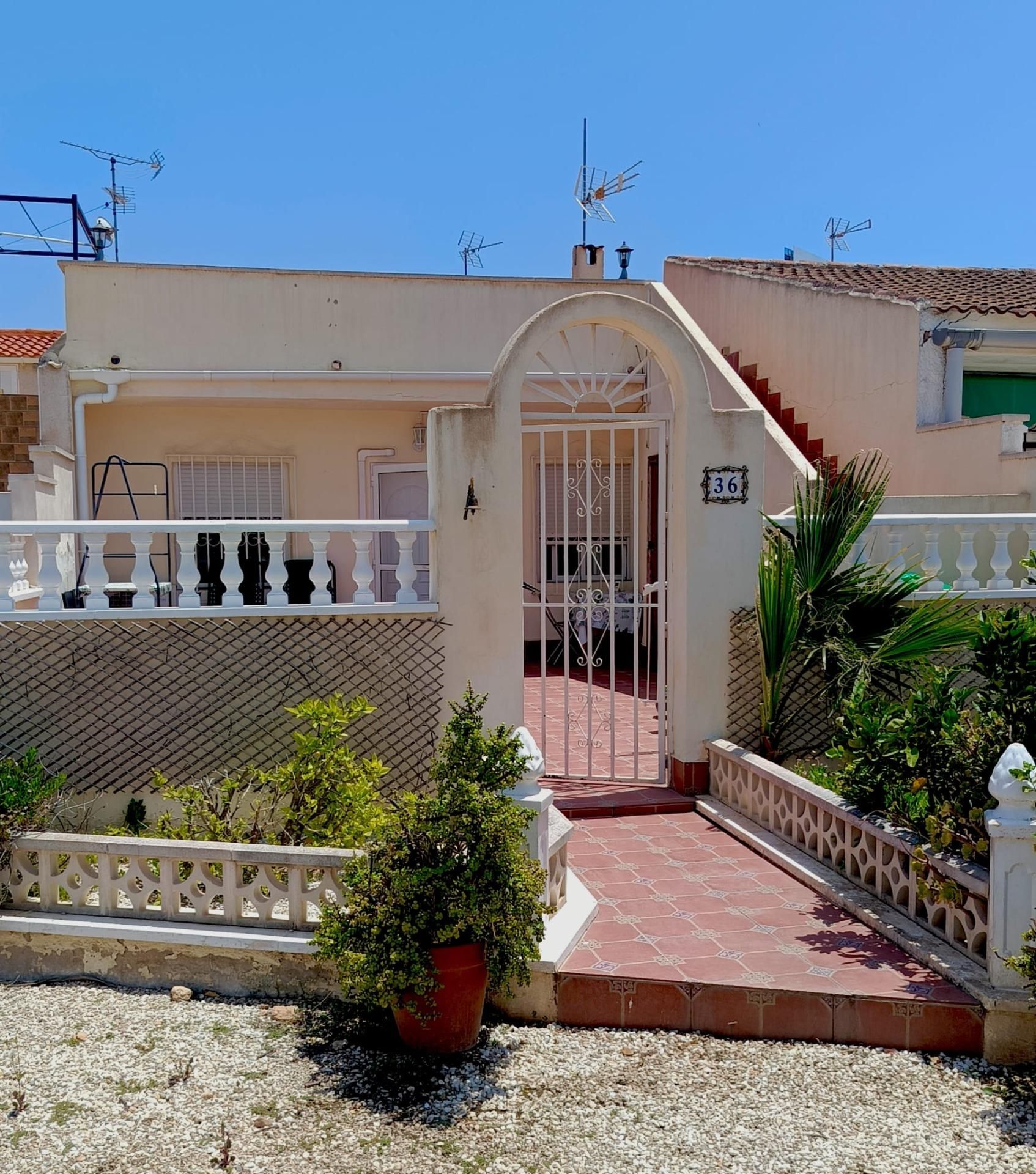 Casa adosada en venda a Calle Rubi, Zona Carrefour - Urbanizaciones, Torrevieja